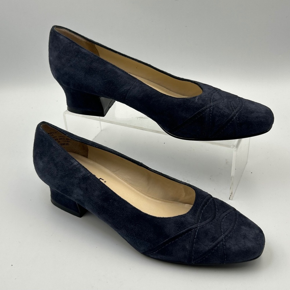 VTG 9.2.5 So Soft Nancy Pumps 8M Navy Blue Suede Block Heel Retro Preppy Chic